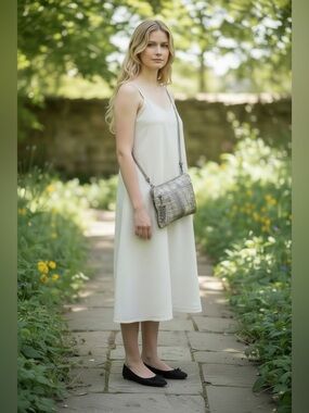 BOTTEGA VENETA snake skin clutch wristlet shoulder bag crossbody authenticated